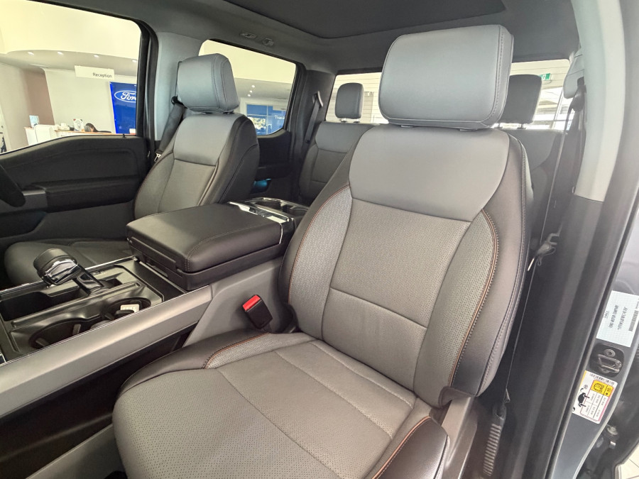 2024 Ford F-150  Lariat Dual Cab Image 18