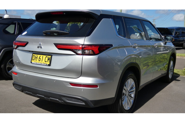 2022 MY22.5 Mitsubishi Outlander ZM MY22.5 ES 7 SEAT 2WD SUV Image 5