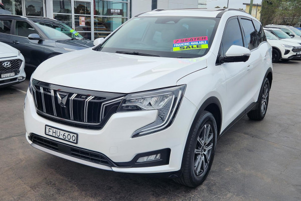 2023 Mahindra XUV700  AX7L SUV Image 7