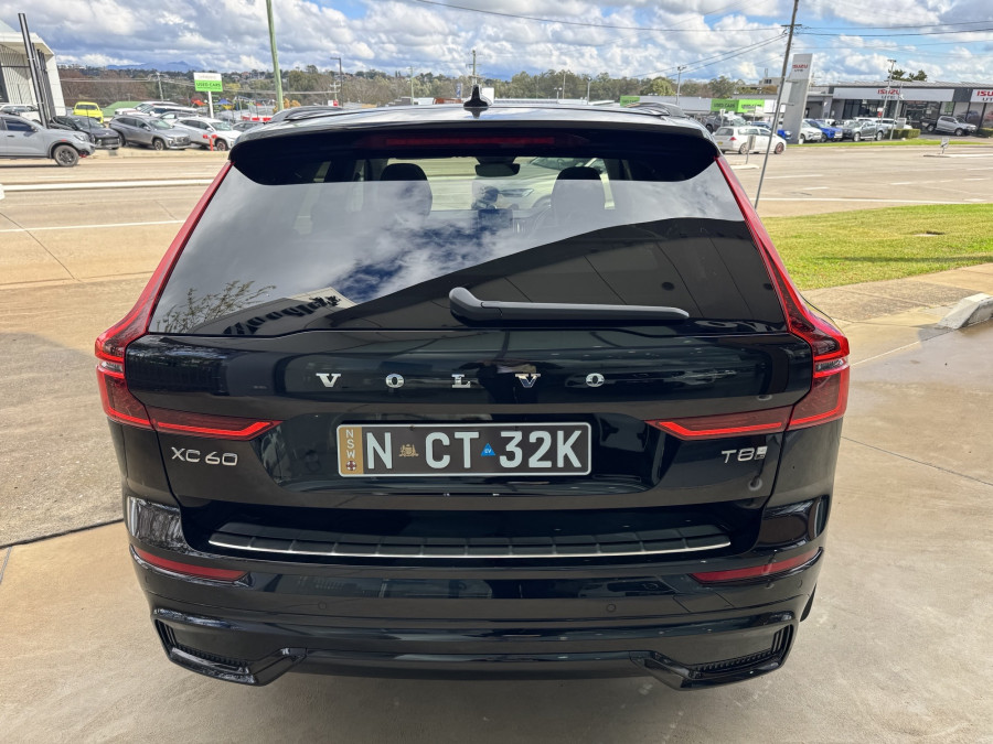 2026 Volvo XC60 UZ Ultra T8 Plug-in Hybrid Dark SUV Image 7