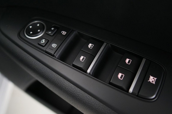 2019 MY20 Kia Cerato Hatch BD S with Safety Pack Hatchback Image 11