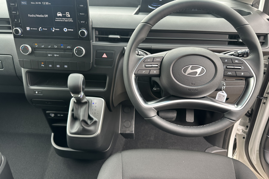 2025 Hyundai Staria Load US4.V3  Van Image 8