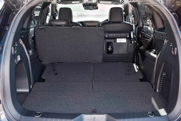 2025 MY25.5 Isuzu MU-X RJ LS-T SUV Image 9