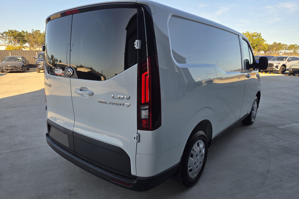 2026 LDV Deliver 7 Van Image 3