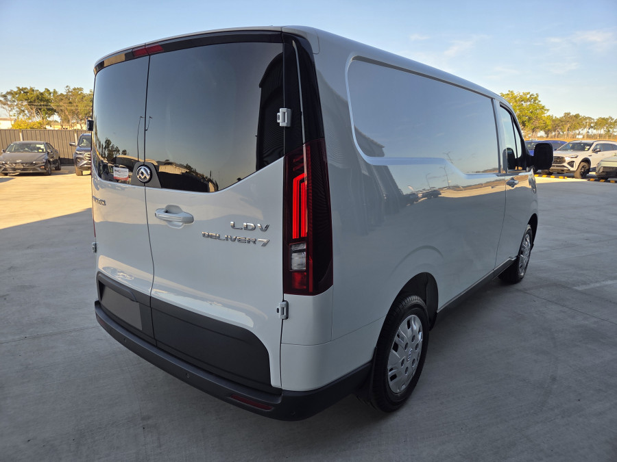 2026 LDV Deliver 7 Van Image 3