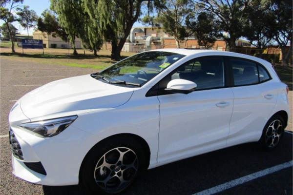2024 MY24.5 MG MG3 ZP22 Essence Hybrid+ Hatch