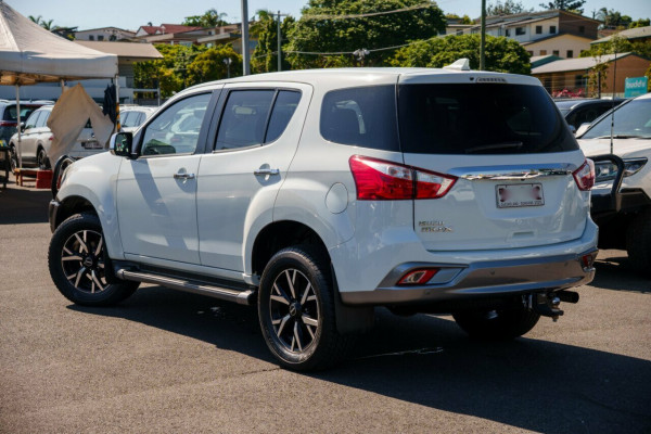 2021 Isuzu MU-X RJ LS-U SUV Image 2