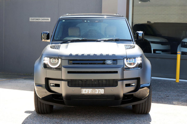 2026 Land Rover Defender L663 110 P425 X-Dynamic SE SUV image 7