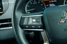 2024 Mitsubishi Outlander ZM ES SUV