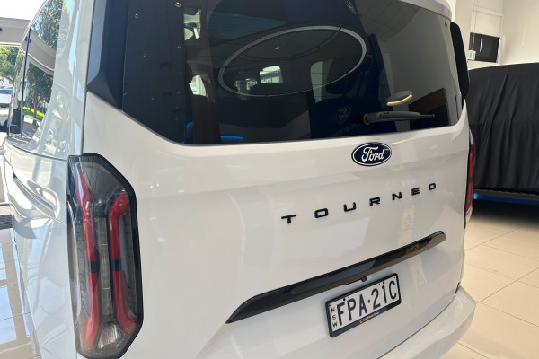2024 MY24.5 Ford Tourneo AV Titanium X People Mover Image 5