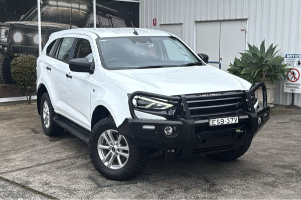 2022 Isuzu MU-X RJ LS-M SUV Image 2