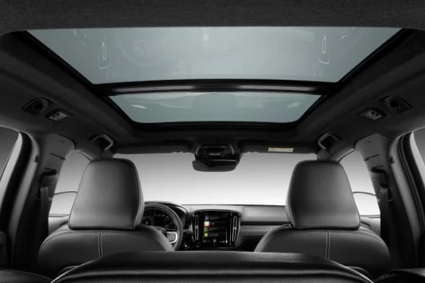 2025 MY26 Volvo XC40 XZ Ultra B4 Bright SUV Image 4