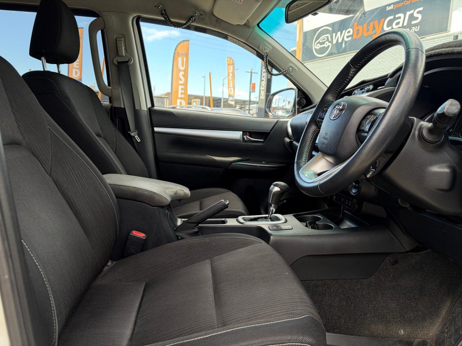 2016 Toyota HiLux  SR5 Double Cab Pick Up Image 15