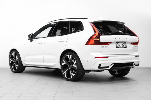 2026 Volvo XC60 UZ B5 Ultra Dark 2L Petrol Hybrid AWD SUV Image 6
