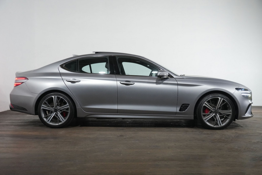 2025 Genesis G70 3.3t Sport Lux Sedan Image 4
