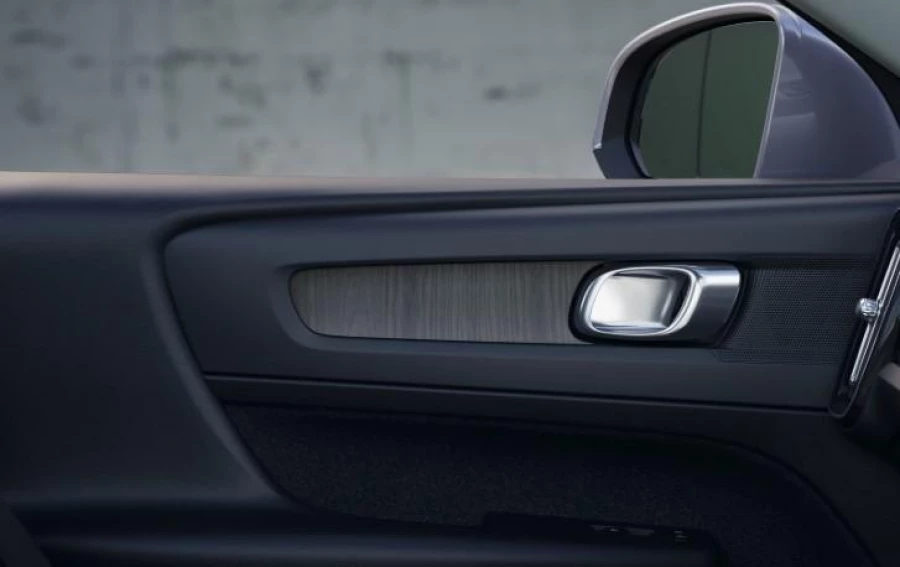2025 MY26 Volvo XC40 XZ Ultra B4 Bright SUV Image 7