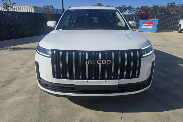 2026 Jaecoo J5  Track SUV Image 2