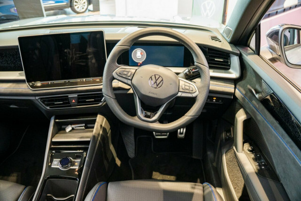 2026 Volkswagen Tayron R4 200TSI eHybrid R-Line SUV Image 12