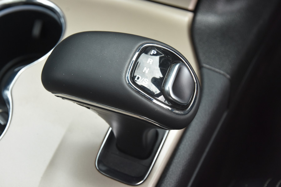 2013 MY14 Jeep Grand Cherokee WK MY2014 Overland Suv Image 13