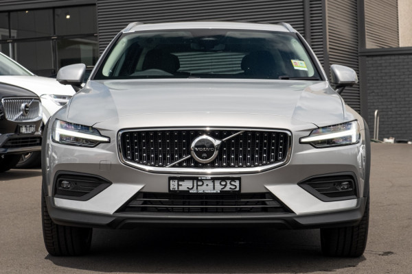 2025 Volvo V60 Cross Country Z Series Ultra B5 Bright Wagon Image 4