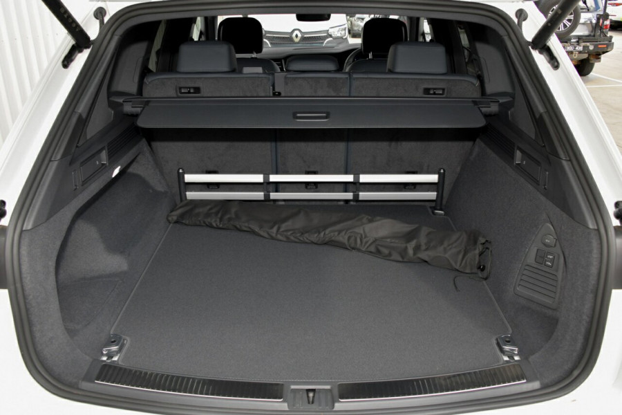 2024 Volkswagen Touareg RC 210TDI R-Line SUV Image 27