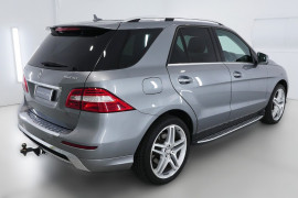 2013 Mercedes-Benz M-class W166 ML350 BlueTEC Wagon Image 2