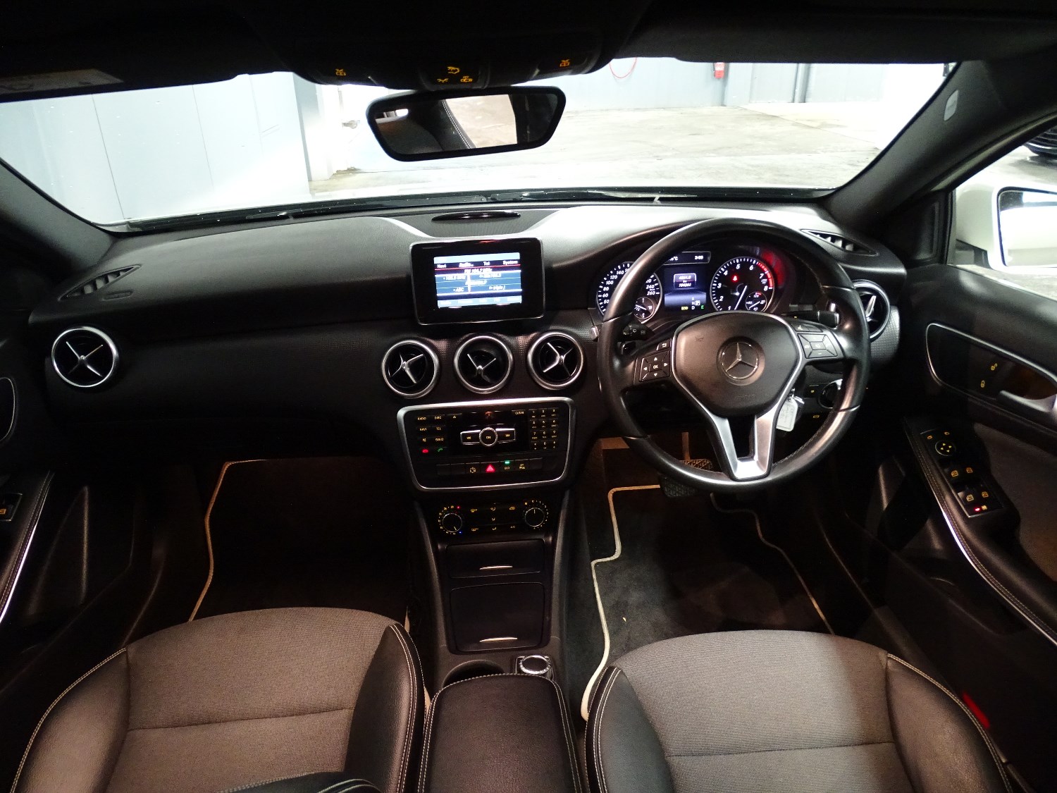 2014 Mercedes-Benz A-class W176 A180 Hatch Image 9
