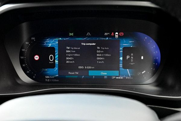 2025 Volvo XC40 XZ Ultra B4 Bright SUV image 14