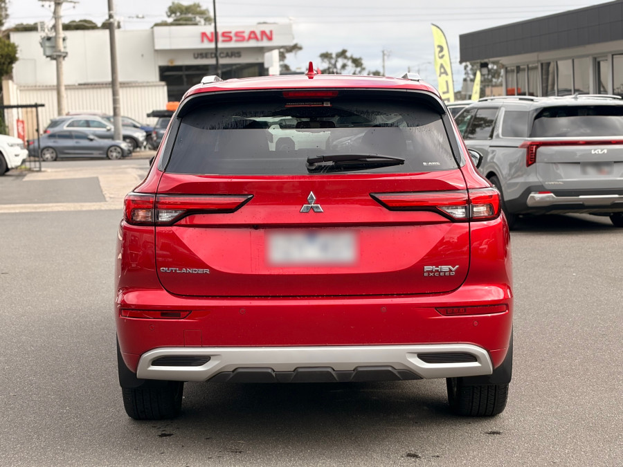2024 Mitsubishi Outlander ZM PHEV Exceed SUV Image 3