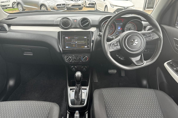 2024 Suzuki Swift AZ Series II GL Hatch Image 6