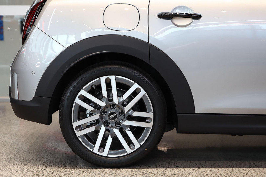 2026 MINI Cooper F65 C Favoured Hatch