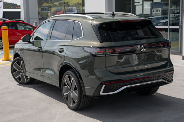 2026 Volkswagen Tiguan CT 200TSI eHybrid R-Line SUV Image 2