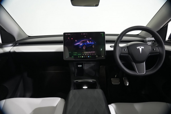 2024 Tesla Model Y  Long Range SUV Image 12