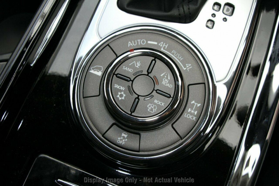 2025 Nissan Patrol Y62 Warrior SUV Image 14