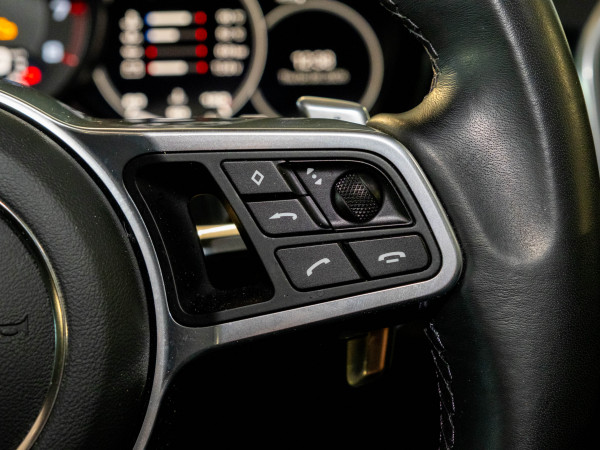 2022 MY23 Porsche Cayenne SUV image 20