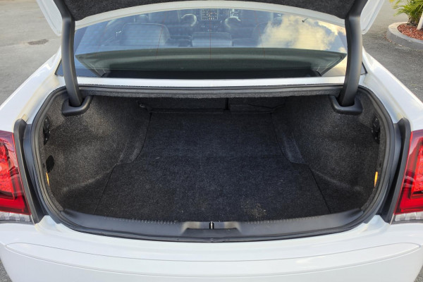 2017 Chrysler 300 LX SRT Sedan Image 13