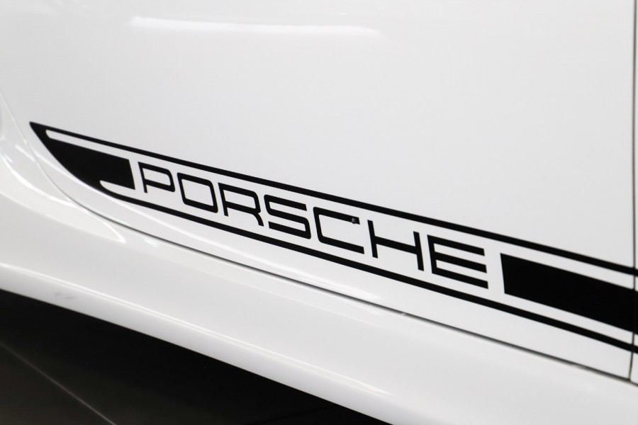2015 MY16 Porsche Cayman 981  Coupe