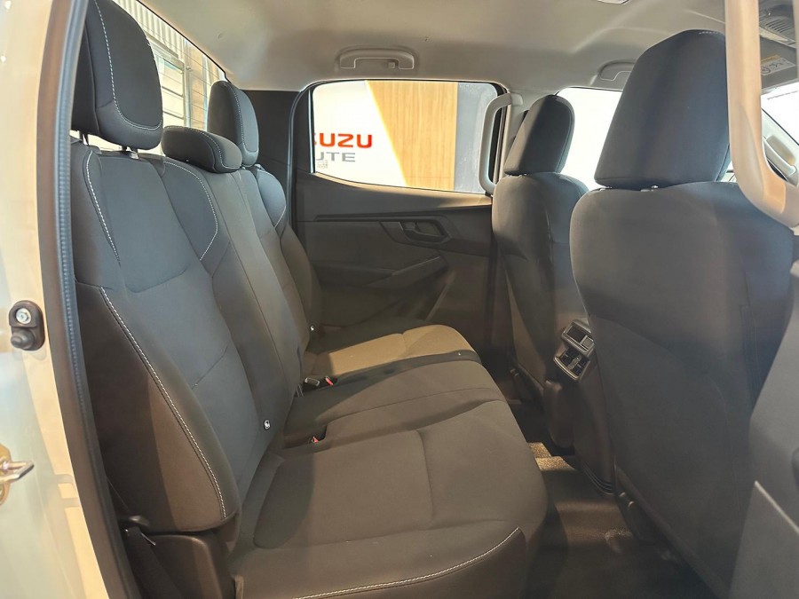 2025 MY25.5 Isuzu D-MAX RG SX Cab Chassis Image 16