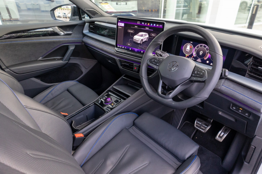 2025 Volkswagen Tayron R4 195TSI R-Line SUV Image 7