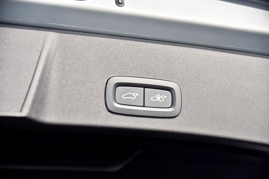 2025 MY26 Volvo XC40 XZ Plus B4 SUV Image 8