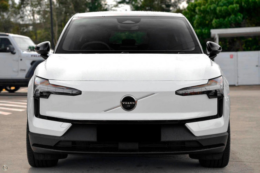 2026 Volvo EX30  Single Motor Extended Range Ultra SUV Image 2