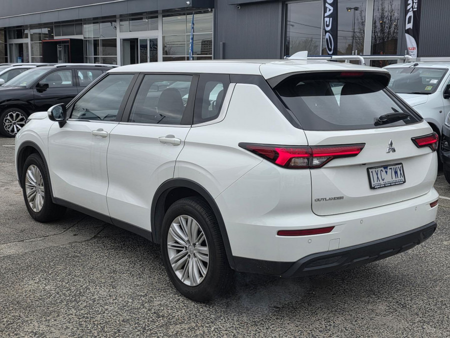 2023 Mitsubishi Outlander ZM ES SUV Image 5