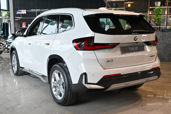 2026 BMW X1 U11 sDrive18i SUV image 4
