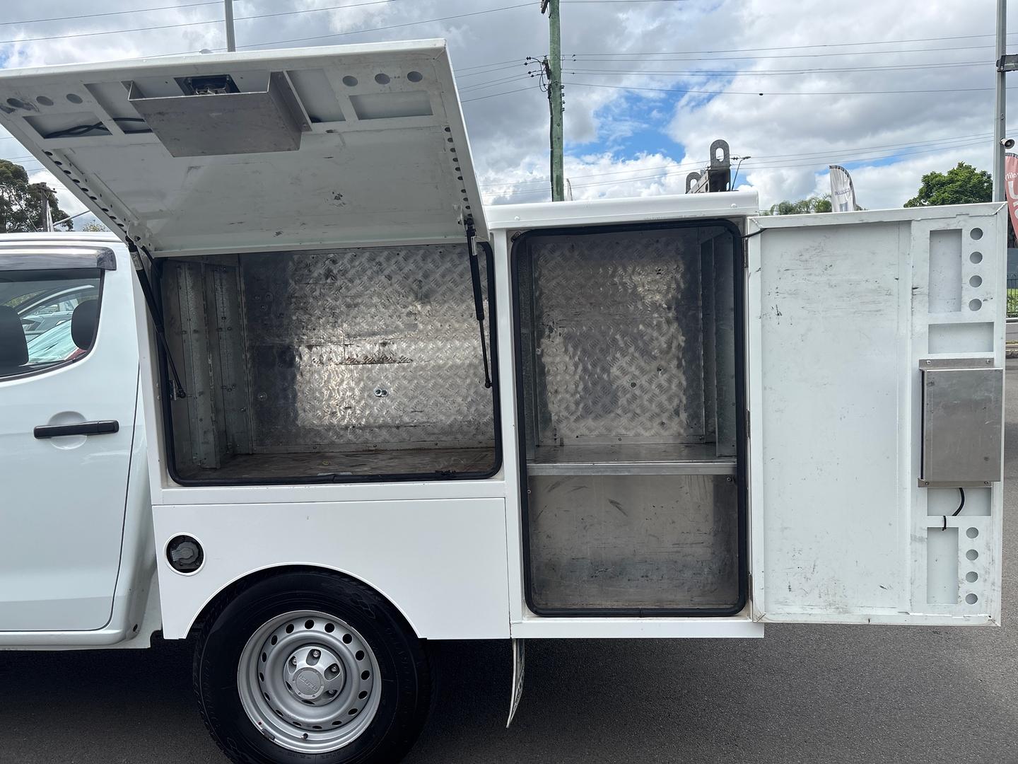 2018 Isuzu D-MAX  SX High Ride Ute Image 9