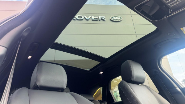 2024 MY25.5 Land Rover Range Rover Velar L560 P250 Dynamic SE SUV image 13