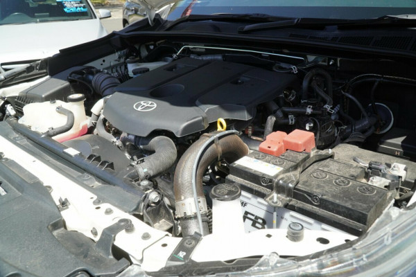 2024 Toyota HiLux GUN126R Rogue 48V Ute Image 24