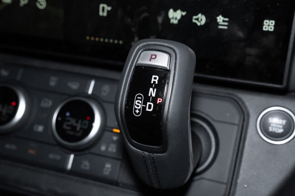 2026 Land Rover Defender L663 110 D350 X-Dynamic SE SUV image 15
