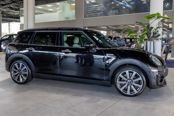 2020 MINI Clubman F54 LCI Cooper S Classic Wagon image 3