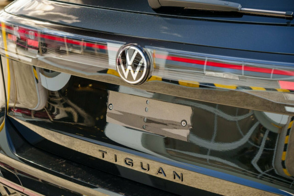 2026 Volkswagen Tiguan CT 195TSI R-Line SUV Image 7