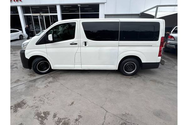 2021 Toyota HiAce GDH300R Van Image 6